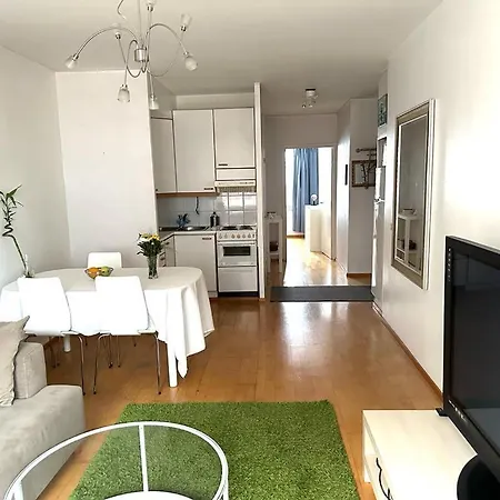 Spacious 2 In Design District, Own Balcony Lägenhet *
