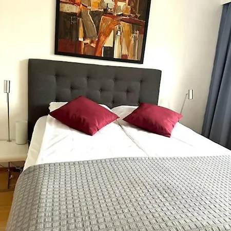 Spacious 2 In Design District, Own Balcony Helsingfors
